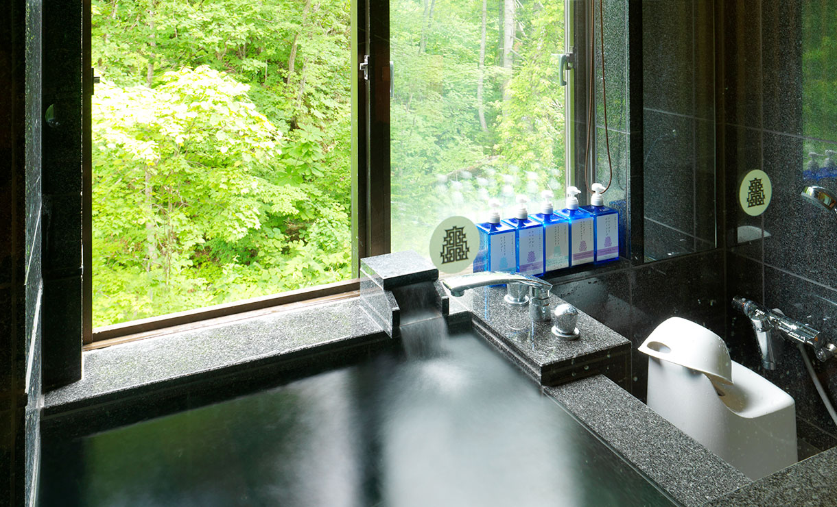 配備室內觀景溫泉浴池和洋客房